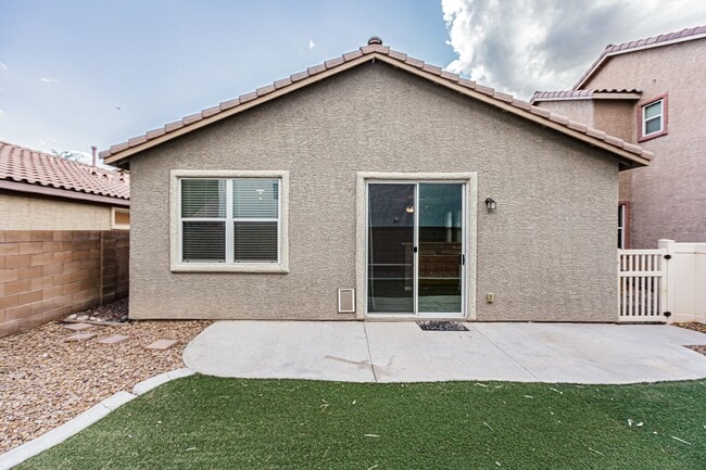 Building Photo - One Story Home with Solar