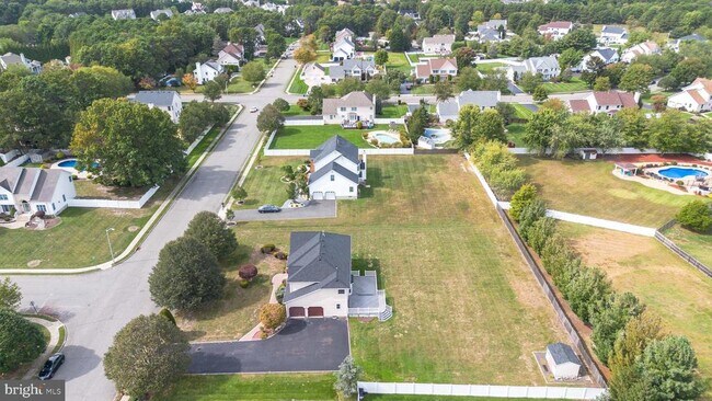 Building Photo - 27 Samantha Dr