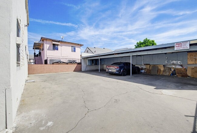 Building Photo - 1224 Normandie Ave