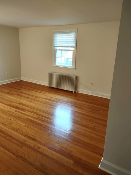 Living Room - 28 Canal View Dr