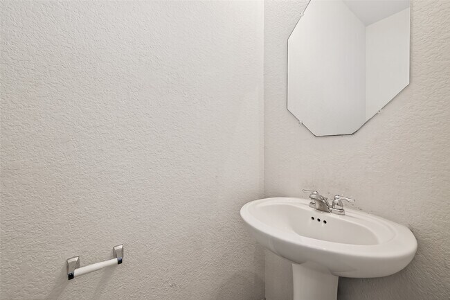 Building Photo - 17247 Quiet Song Ct