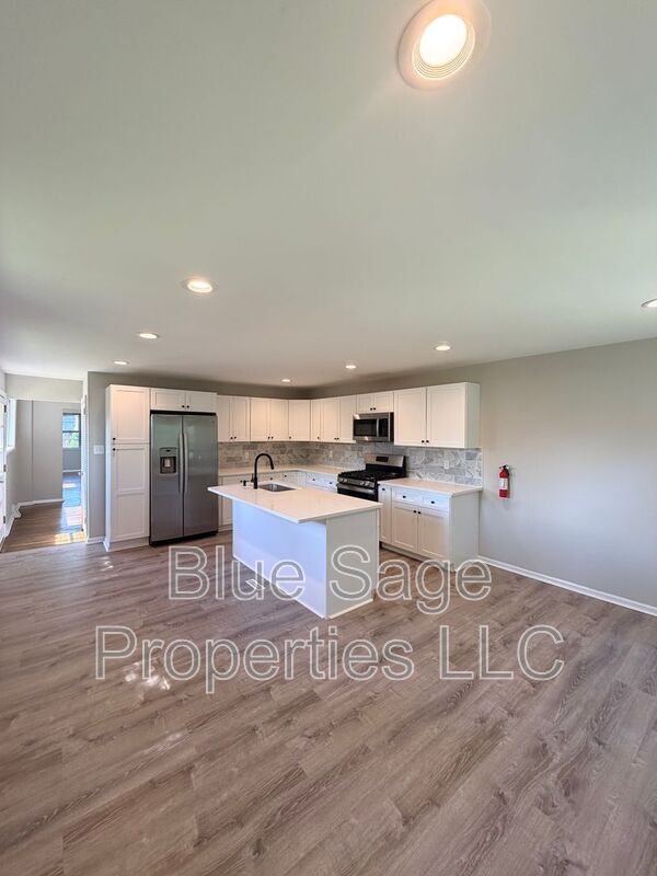 Building Photo - 205 Juniper Rd