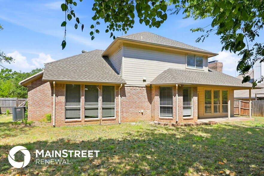 Building Photo - 1107 Heather Cir