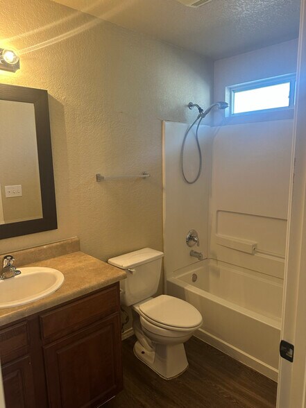 Building Photo - 3010 Ivy Ridge Ln