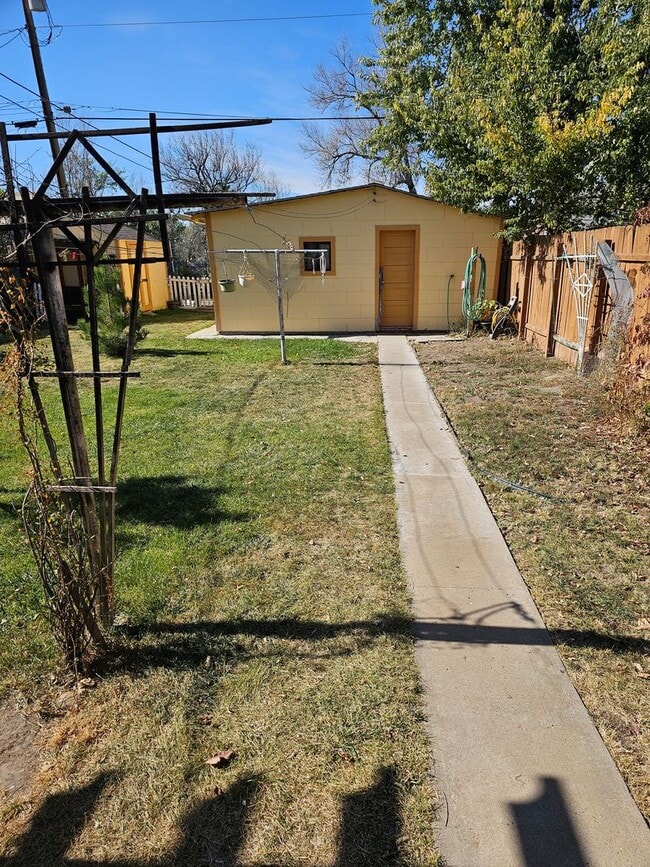 Building Photo - One Bed One Bath House