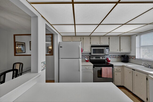 Building Photo - 804 SE 7th St