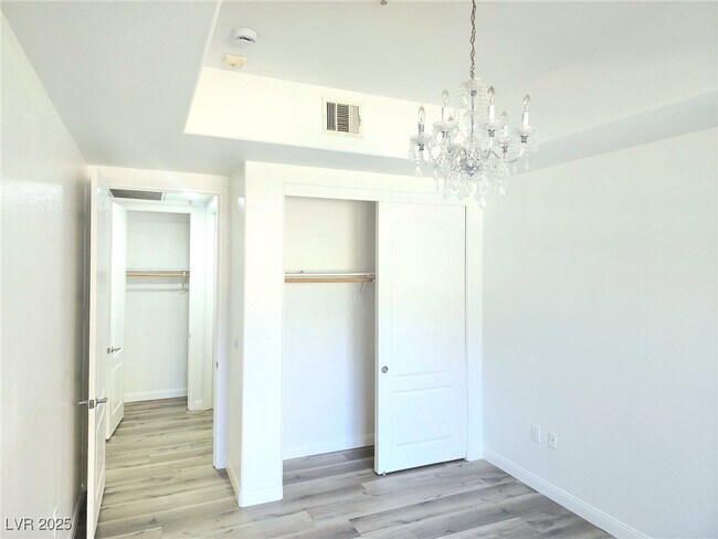 Building Photo - 38 E Serene Ave