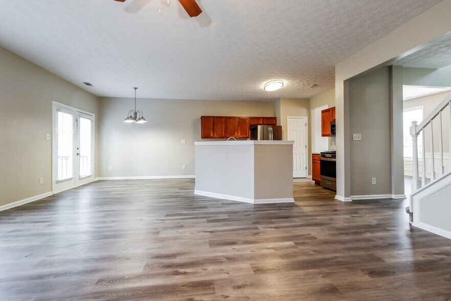 Building Photo - 2468 Radcliffe Ct