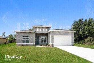 Building Photo - 740 Lavender St SE
