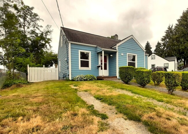 Building Photo - Beautiful 2 bedroom House...Just for you!