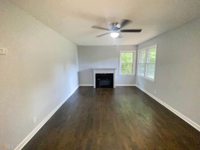 Building Photo - 5 James St