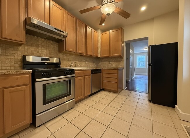 Building Photo - 2214 Memphis St