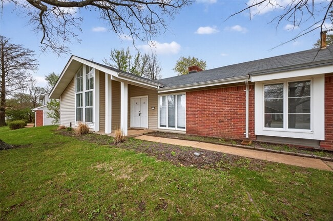 Building Photo - 495 Baywillow Dr