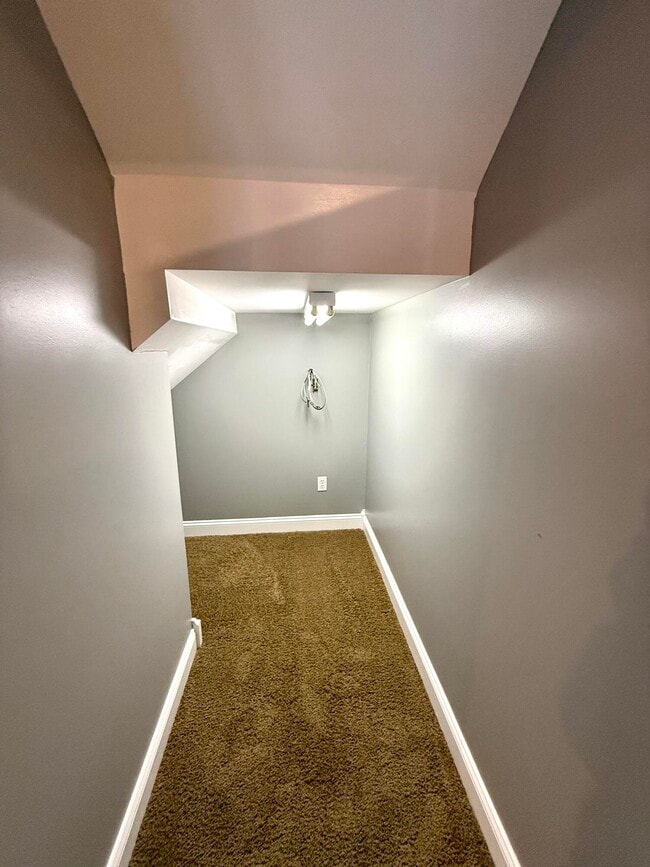 Building Photo - 98 Melrose Dr