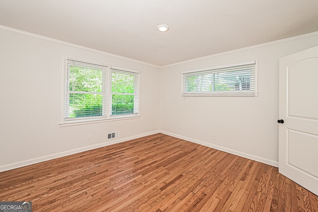 Building Photo - 1512 Knollwood Terrace