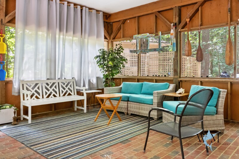 Building Photo - 80 Cresthaven Dr