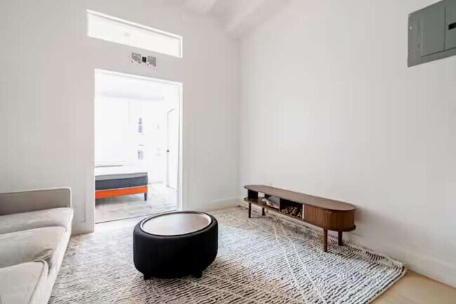 Building Photo - 19 St Marks Pl