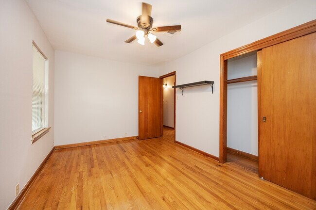Building Photo - 1018 W 31st St