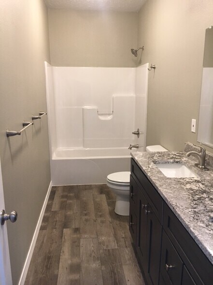 Building Photo - 415 S Fort Ave