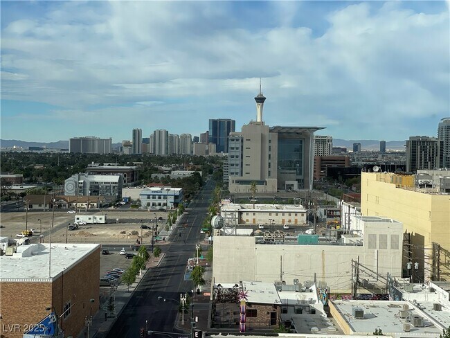 Building Photo - 150 S Las Vegas Blvd