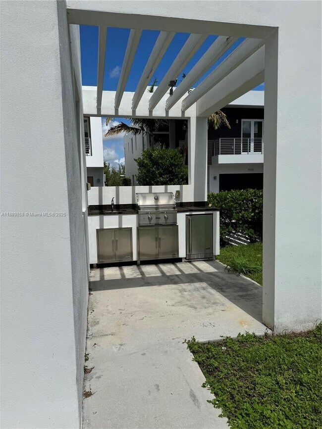 Building Photo - 7547 NW 98th Ave