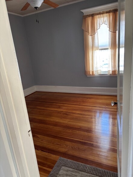 Building Photo - 14 Moynan St