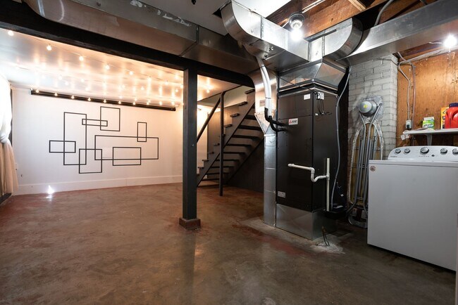 Building Photo - 3243-3243 NW Market St