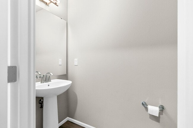 Building Photo - Modern 3-Bed Home in Lacey - $25K+ in Upgr...