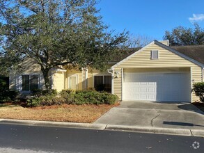 Building Photo - Two Bedroom Two Bathroom Villa Townhouse