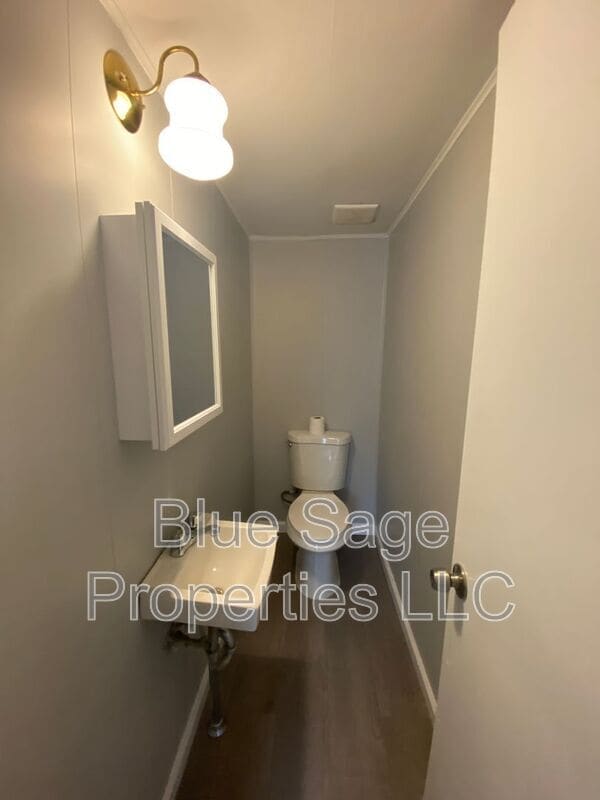 Building Photo - 109 Chadwick Ave