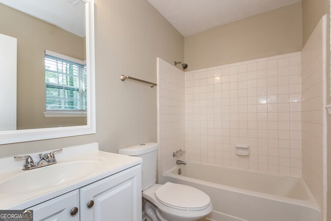 Building Photo - 606 Wilson Mill Rd SW