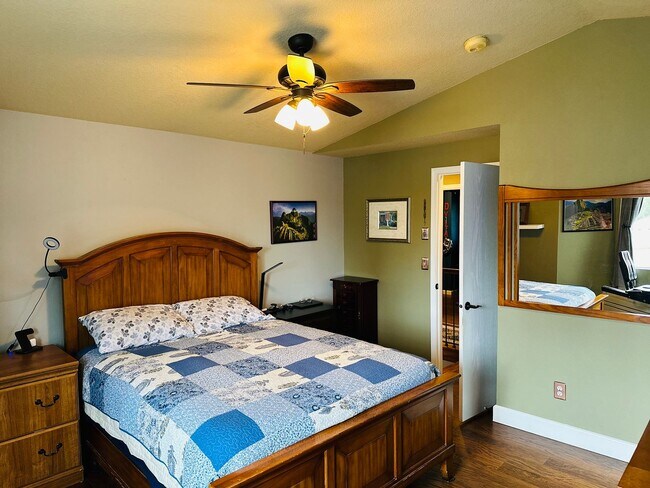 Building Photo - Beautiful Custom Newly Remodeled Home