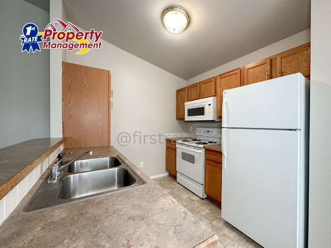 Building Photo - 7470 W Tottenham Ln