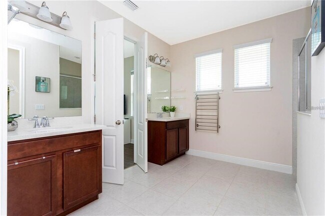 Building Photo - 15602 Sunquat Dr