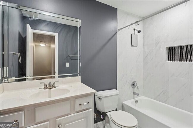 Building Photo - 752 Barnes Mill Trace NE