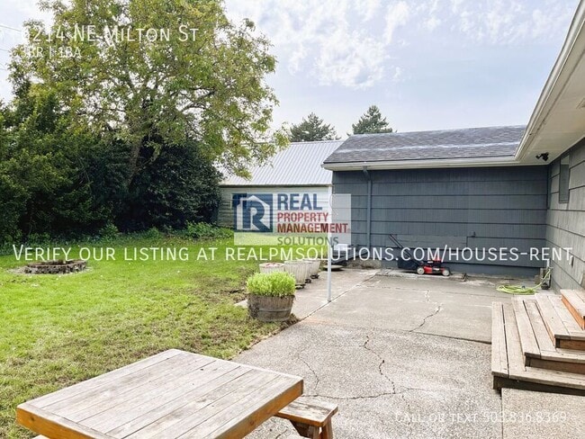 Building Photo - 6214 NE Milton St
