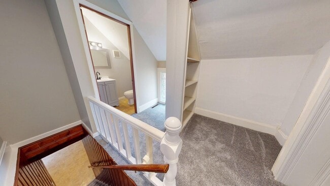 Building Photo - Madison/W.95th neighborhood : 3 bedroom/1 bath single family house available NOW.