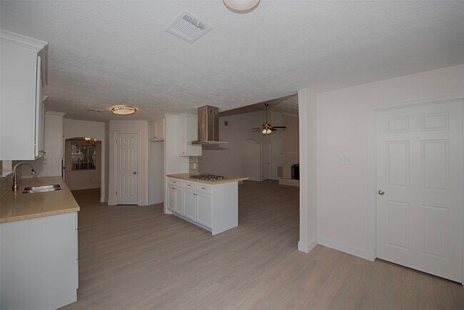 Building Photo - 11406 Sagewind Dr