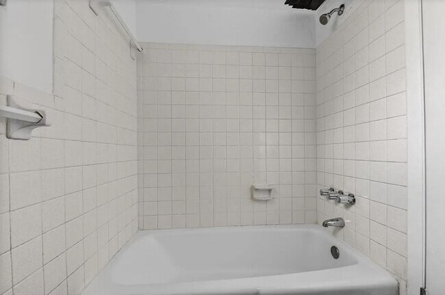 Building Photo - 1406 Barton Rd