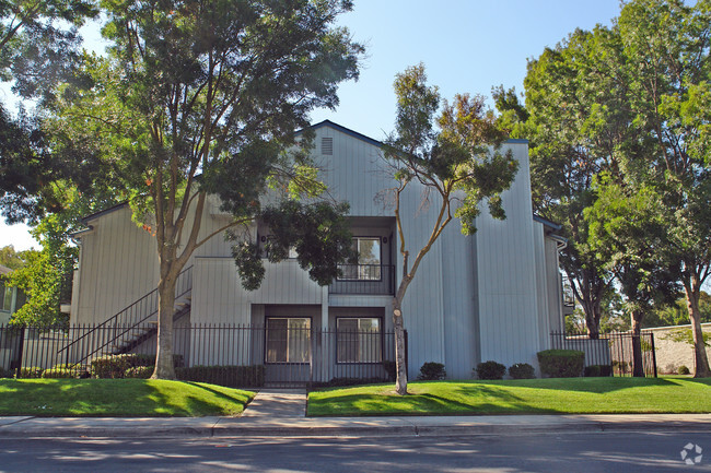 Primary Photo - Kelley Drive Condominiums