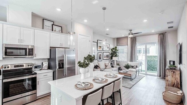 Building Photo - 3800 Viceroy Pl