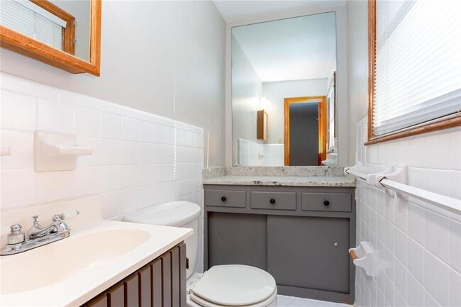 Building Photo - 2663 Hicks Rd