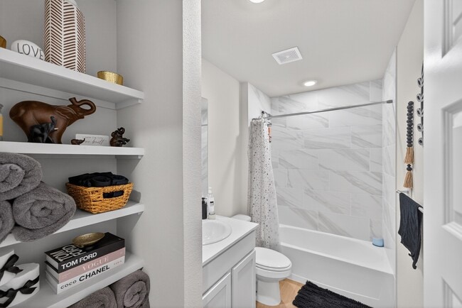 Building Photo - 405 S 85th St