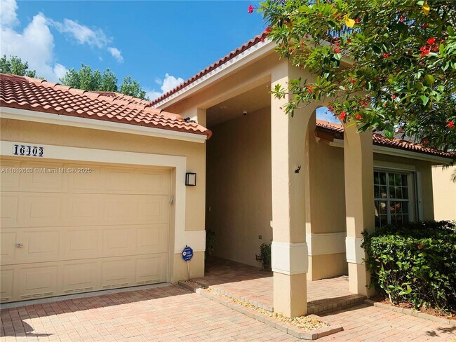 Primary Photo - 16403 Sapphire Pl