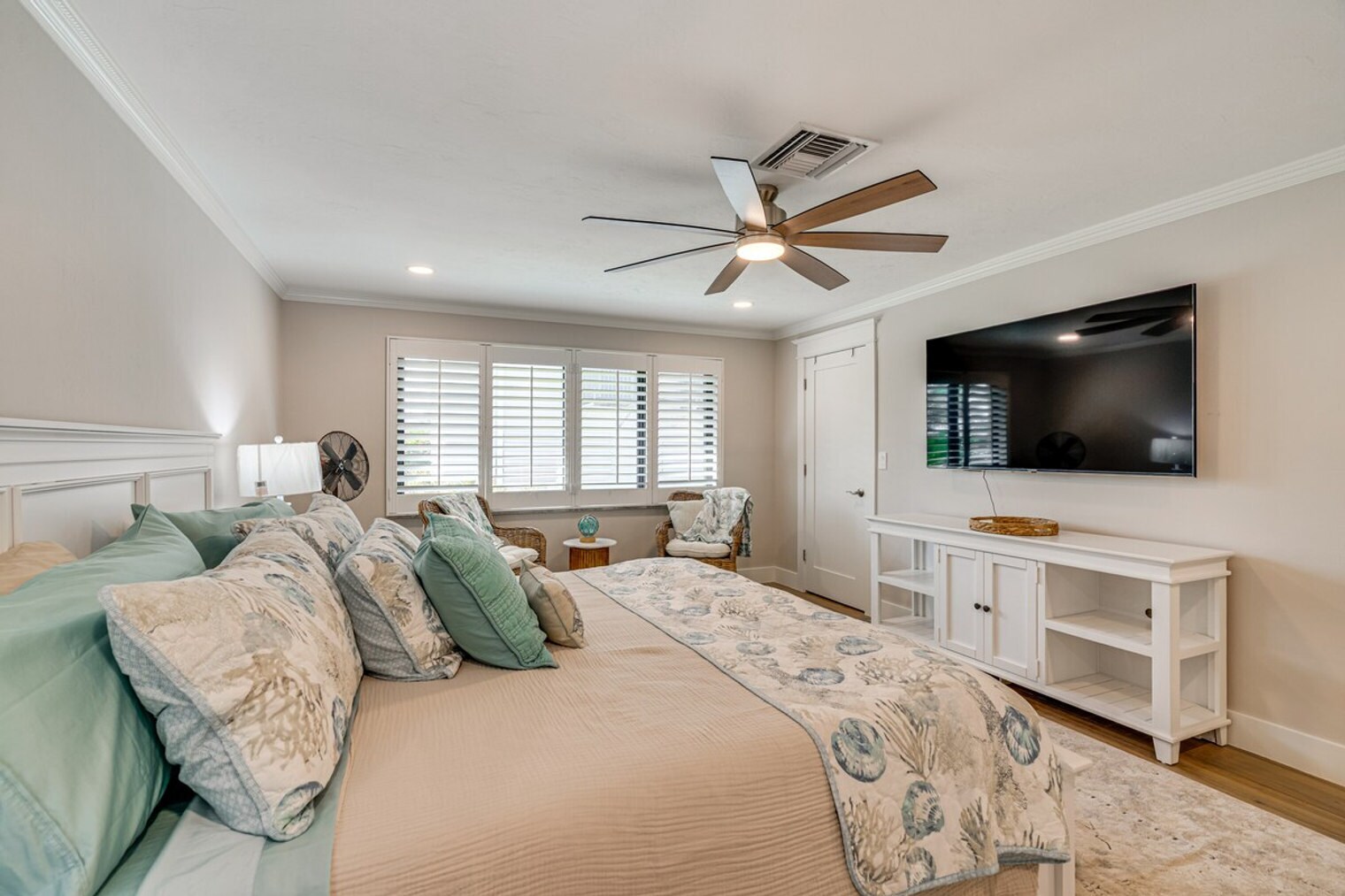 Building Photo - 11599 Island Ave