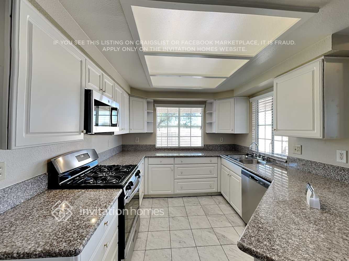 Building Photo - 7720 Musical