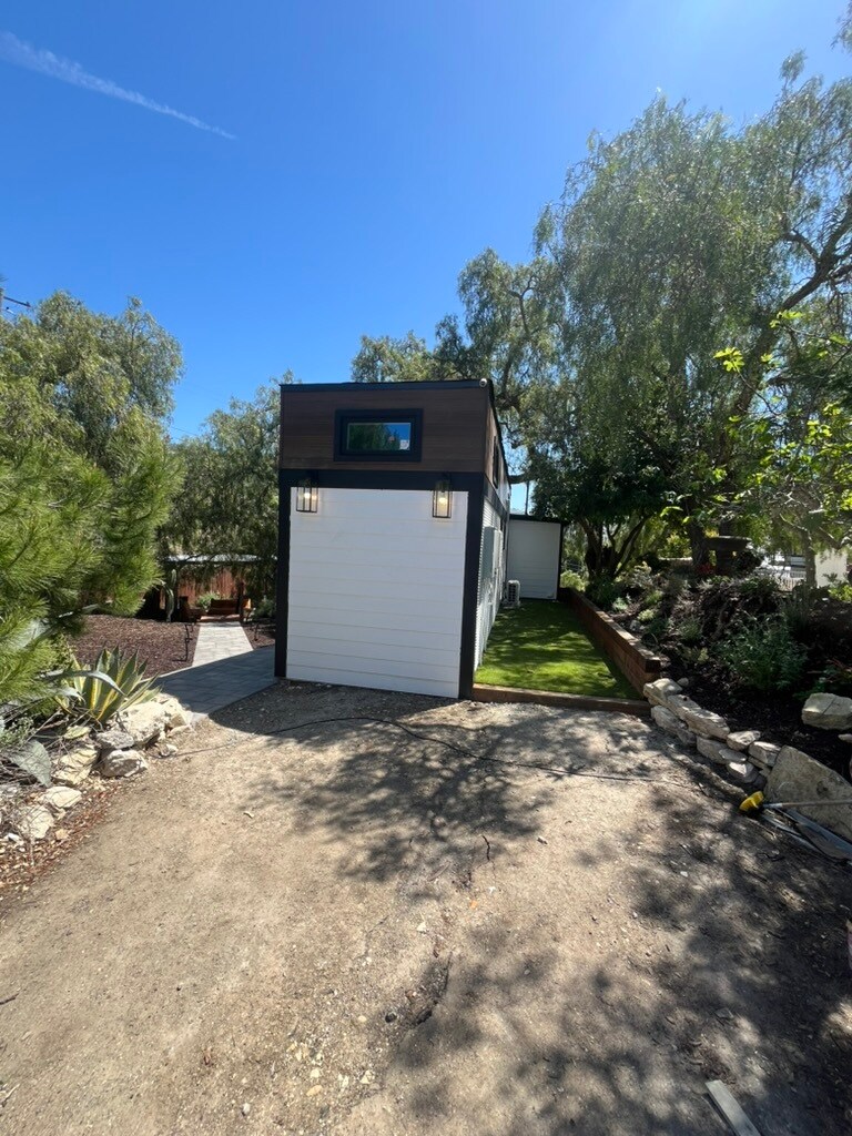 Building Photo - 1 Limetree Ln