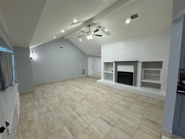 Building Photo - 7910 Sands Point Dr
