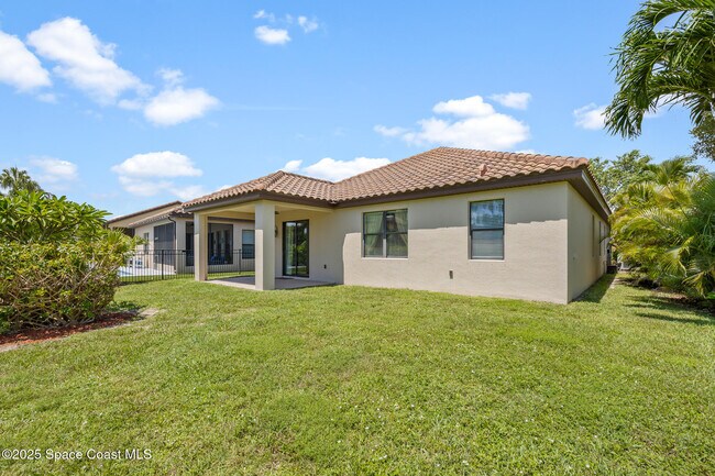 Building Photo - 739 Monterey Dr
