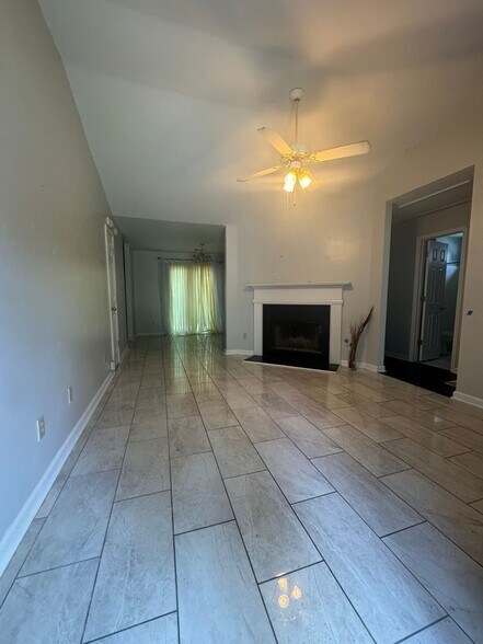 Building Photo - 95 Hampton Oaks Dr